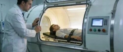 从“脑死亡”到重新站起：凤凰主播刘海若的中西医生死接力